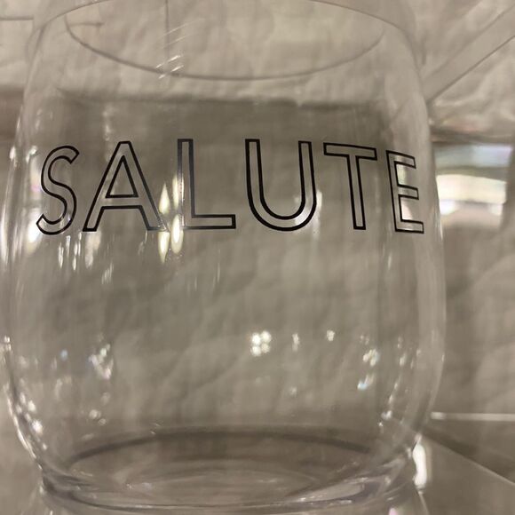 Set of four plastic clear with graphics wine glasses - Picture 5 of 6